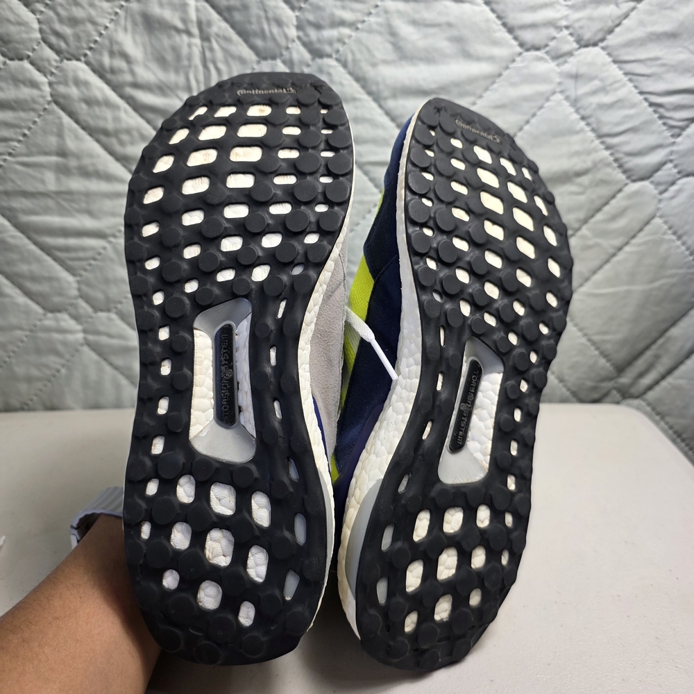 Men's Sz 9.5 Adidas Ultra Boost Mid Volt Blue Athletic Shoes - Picture 4 of 8